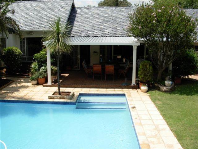 Liongate Bed And Breakfast Edenvale Exterior foto
